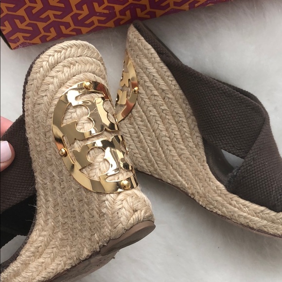 🎄SALE🎄Tory Burch 🤩Kristen wedges - Picture 2 of 5
